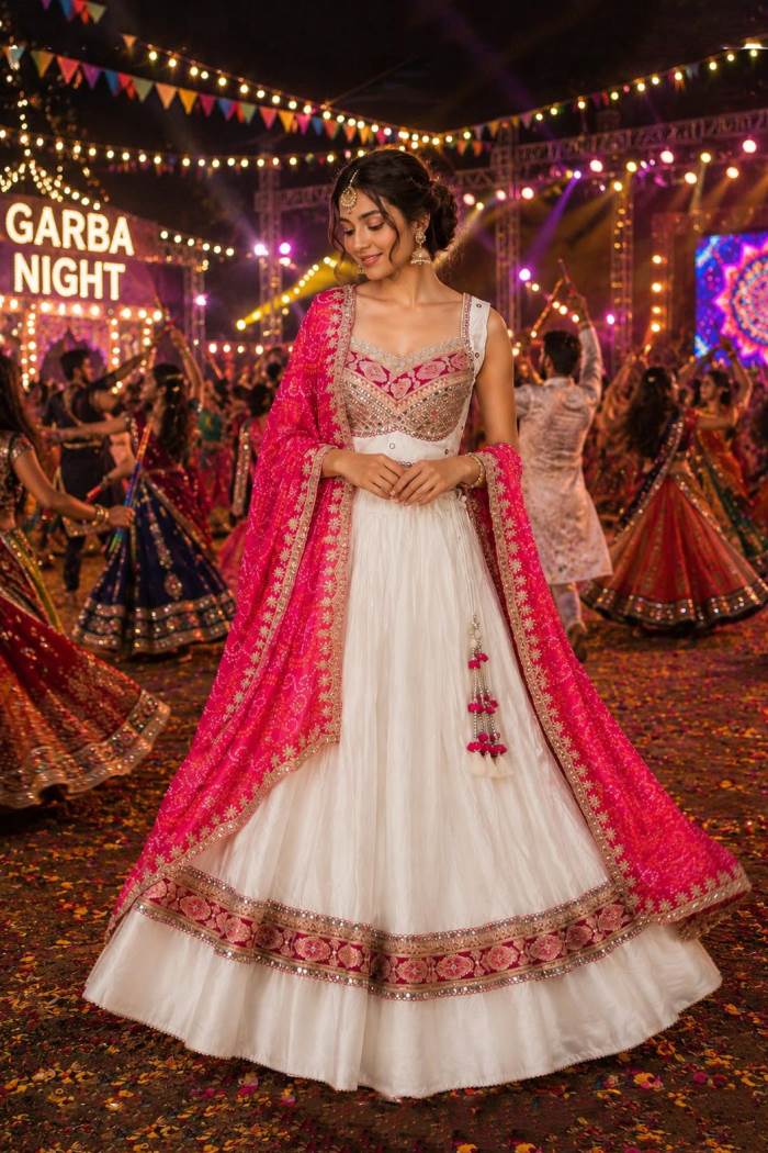 White Colour Traditional Navratri Collection Chaniya Choli With Bandhani Dupatta