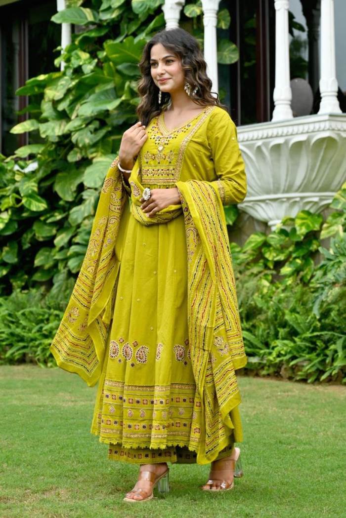 Mehandi Color Printed Cotton Classy Kurti Plazo With Dupatta