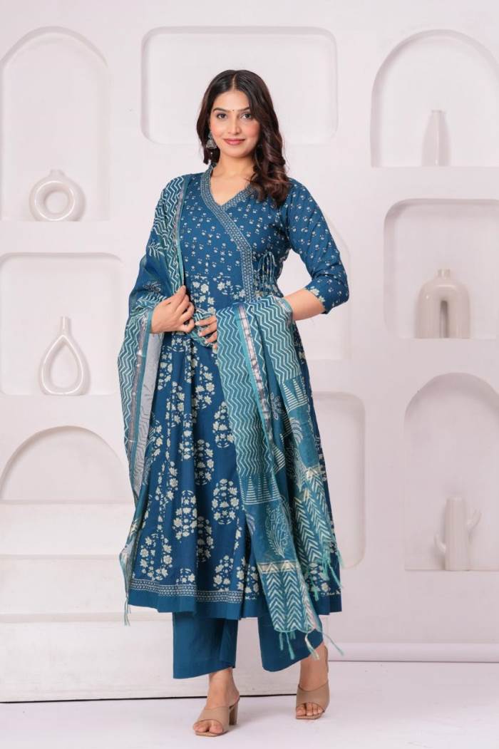 Peacock Color Casual Collection Printed Kurti Set